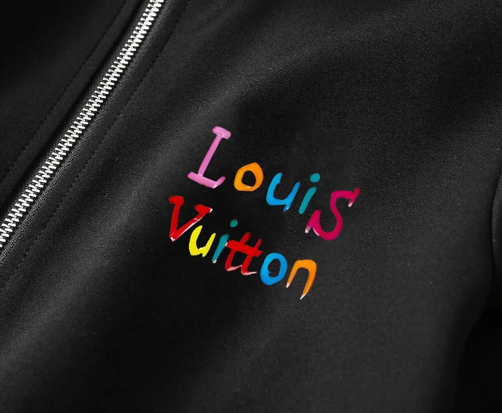 🅿️460 brand [LV Louis Vuitton] (velvet and thickened) 2025 autumn and winter new products, celebrities’ favorite fashion-flavored casual suits, clean and neat tailoring, full of urban style. Made of high-quality customized fabrics, the inner warmth is excellent, the hand feels soft and dry, and the upper body effect is crisp and stylish. The three-dimensional cutting process and the pattern are all of high standards, and the silhouette version has the right benefits! It is not tight at all, and you feel good when you wear it. So many top-quality raw materials create high-end products with unparalleled value. It is the first choice for high-end fashion people. (Size: M-4XL can wear up to 200 pounds)